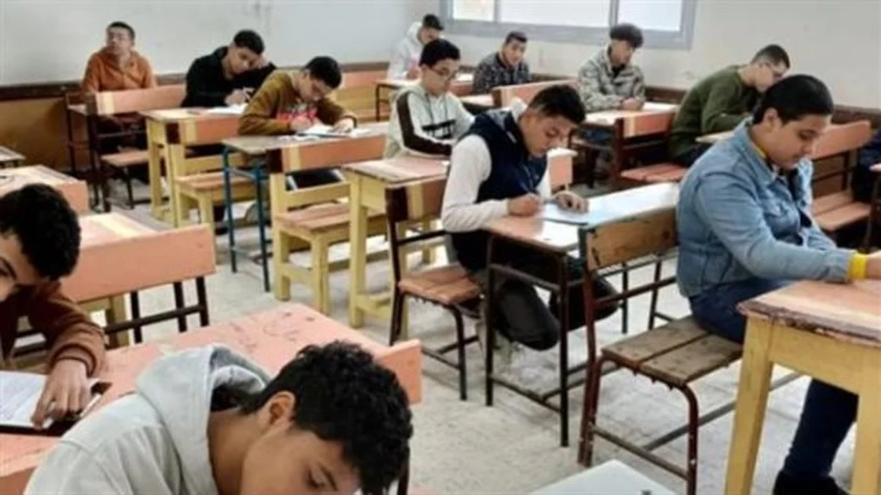 رابط مباشر.. طلاب الشهادة الإعدادية في البحيرة يترقبون ظهور نتائجهم عبر مديرية التعليم